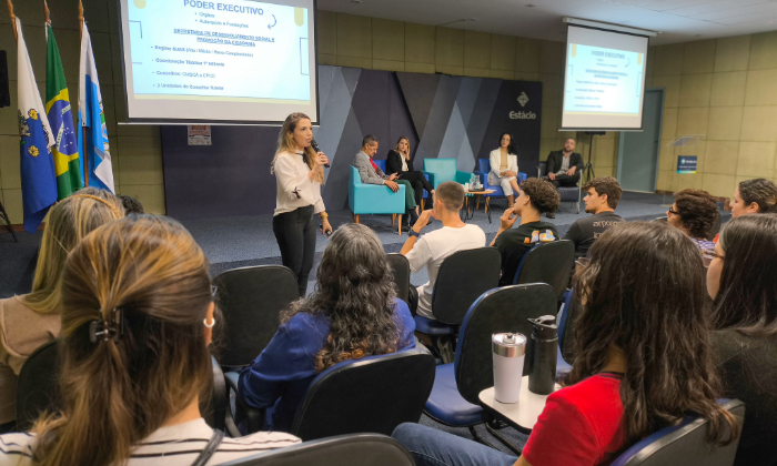 Prefeitura de Angra participa de debate sobre Maio Laranja na Estácio