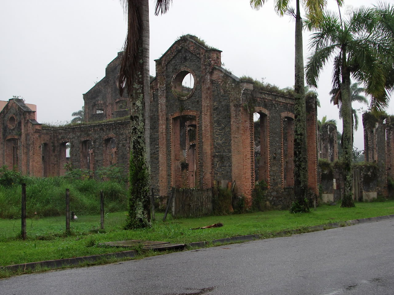 Ruínas do Engenho Central do Bracuhy