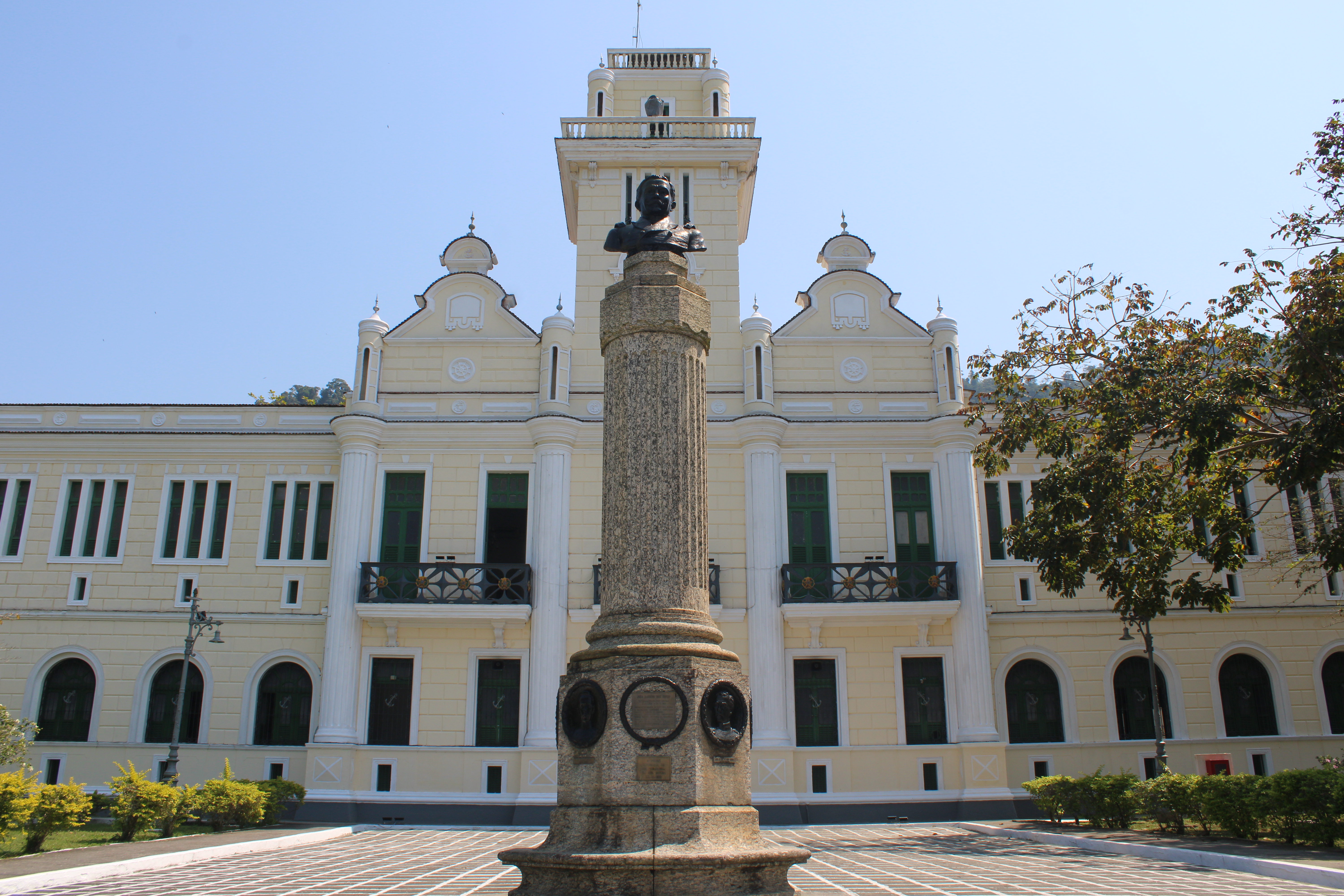 Colégio Naval – Est. do Contorno – Enseada Batista da Neves