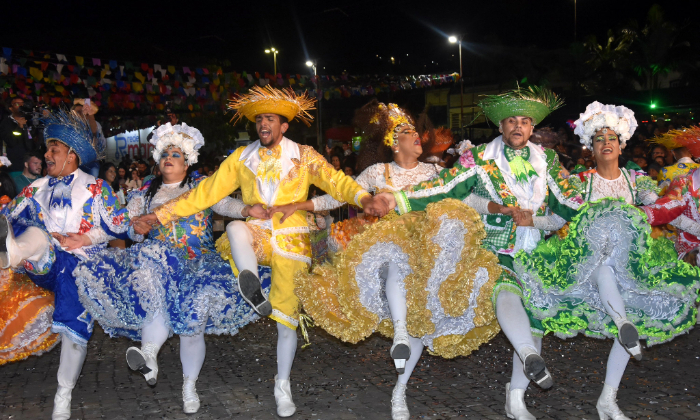 Angra se transforma na ‘Cidade do Arraiá’