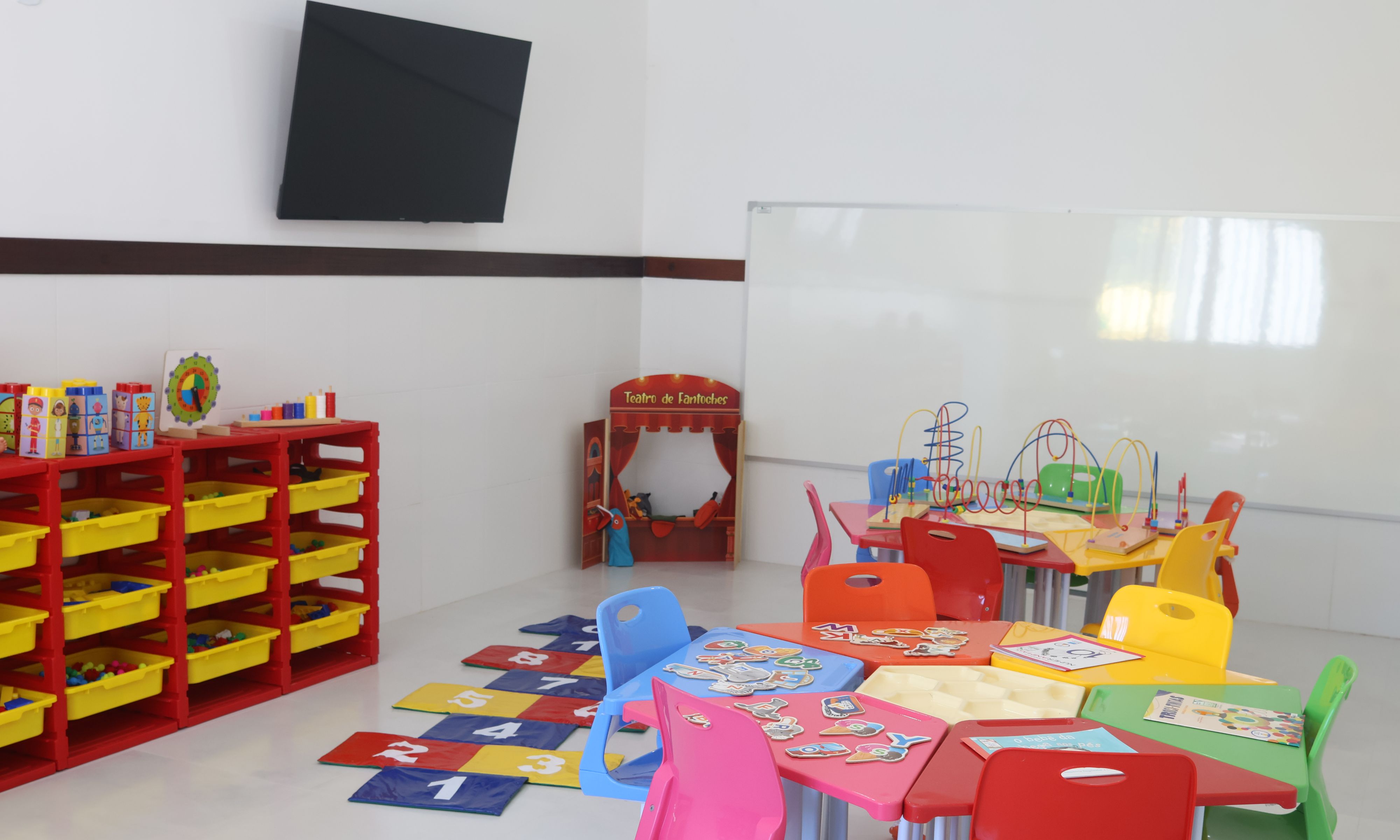 Angra entrega quatro novas salas climatizadas no CEMEI Jovino Rodrigues, no Belém