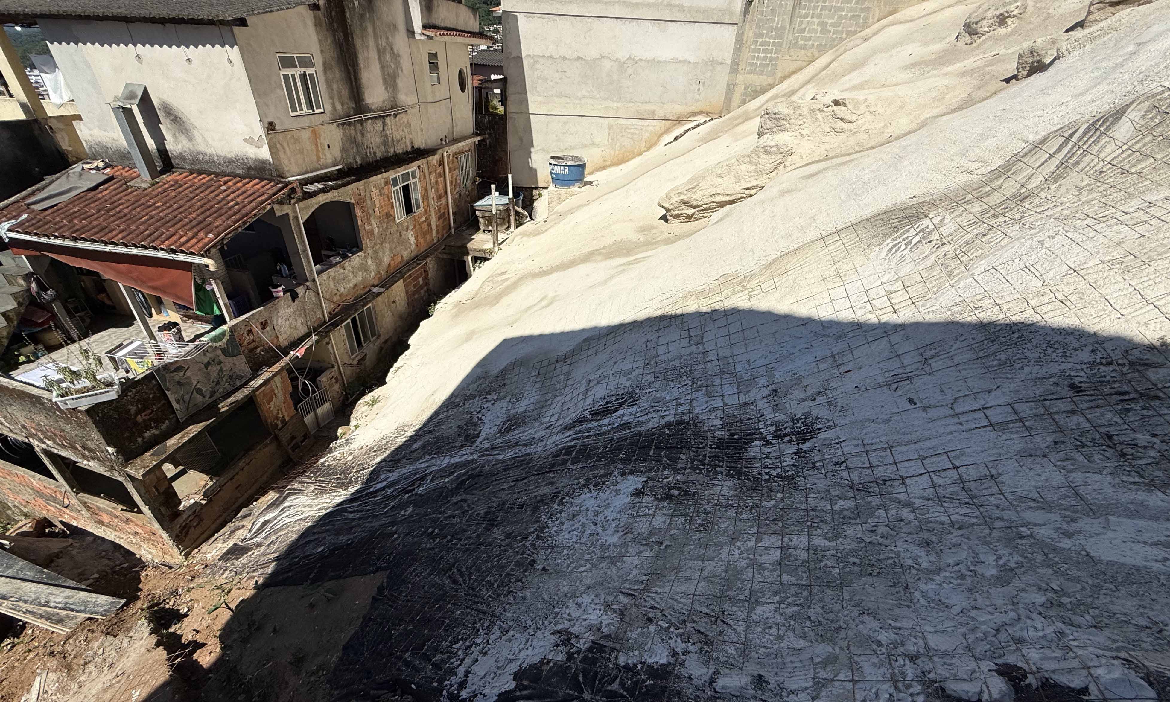 Prefeitura de Angra realiza obras de contenção de encostas no Morro do Carmo