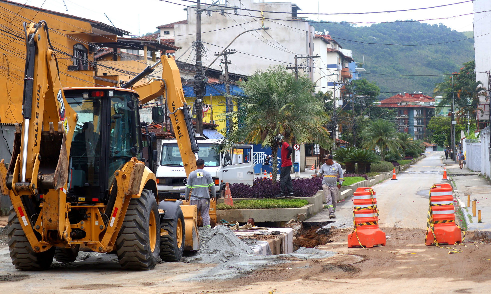 Capa da notícia: Prefeitura executa obra de drenagem no Parque das Palmeiras