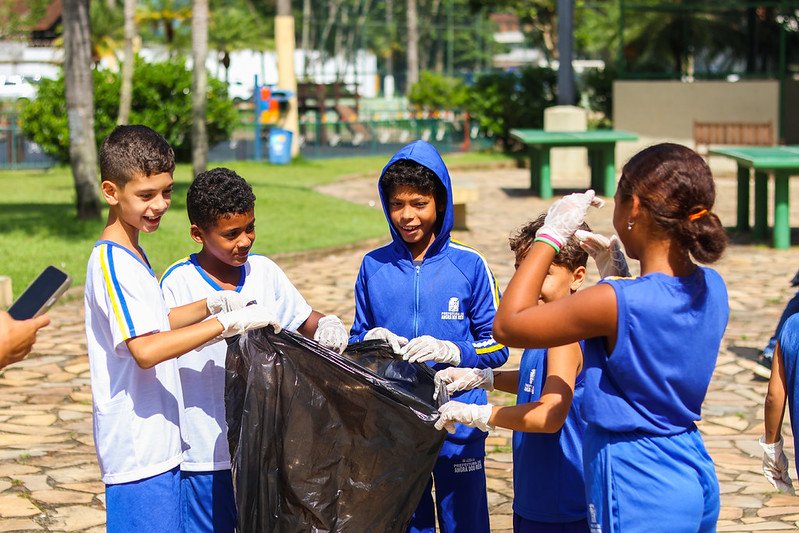 Capa da notícia: Programa de Educação Ambiental promove cidadania nas praças de Angra