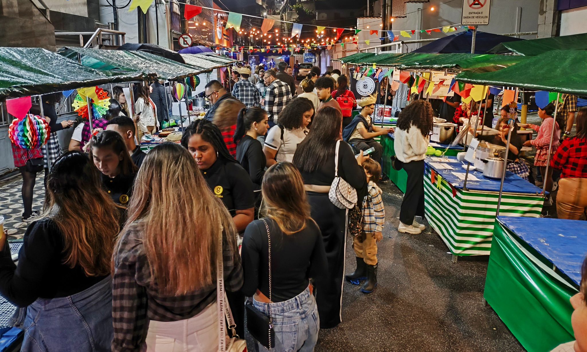 Capa da notícia: Arraiá da Juventude anima o Centro com quadrilhas tradicionais de Angra