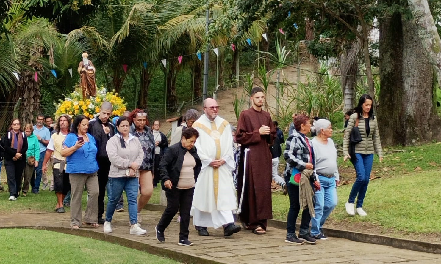 Capa da notícia: Freguesia de Santana celebra sua padroeira com programação especial