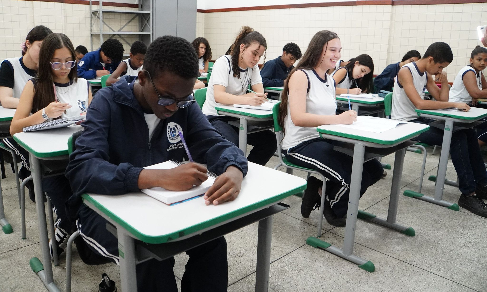 Capa da notícia: Escolas de Angra ficam entre as maiores notas da Costa Verde e do estado no Ideb 2025