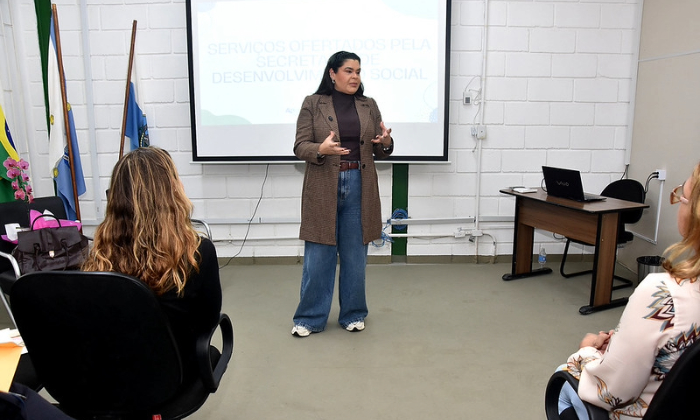 Capa da notícia: Angra fortalece rede de proteção às mulheres em encontro com secretária de Estado