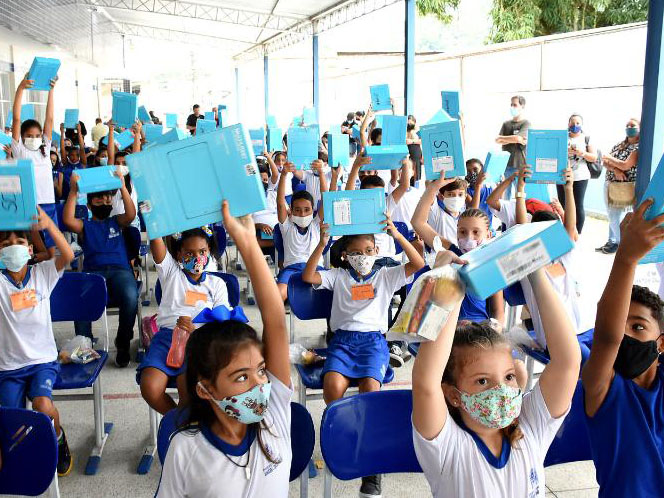 Aulas de uma das principais escolas públicas de Salvador são