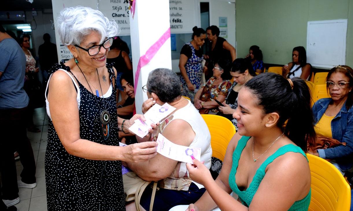 CEM Centro realiza campanha do Outubro Rosa